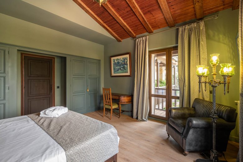 VICTOR Villa santa rosa